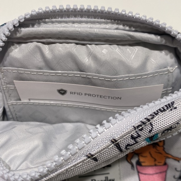 Vera Bradley Harry Potter Herbology Ditsy Mushroom Toadstool Plant Fanny Bag NWT - Picture 6 of 8